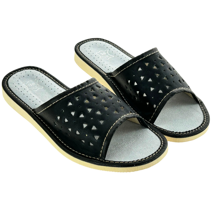 Kapcie damskie domowe czarne pantofle góralskie - numer 469