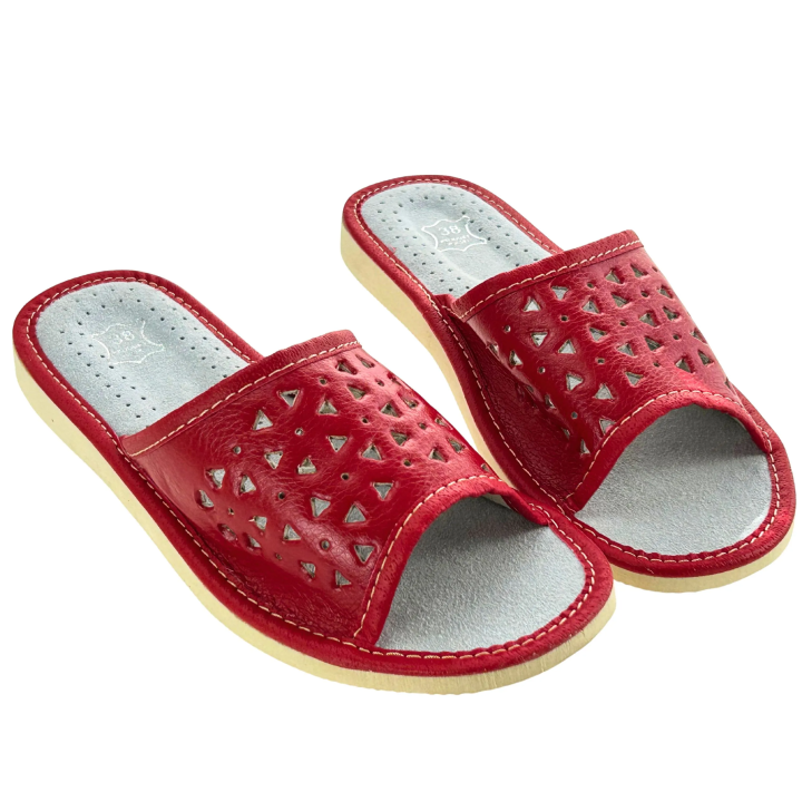 Czerwone skórzane kapcie, pantofle domowe damskie, kolorowe kapcie domowe - numer 293