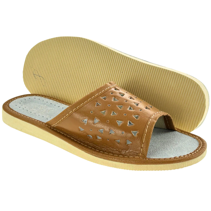 Brązowe skórzane kapcie, pantofle domowe damskie, kolorowe kapcie domowe - numer 294