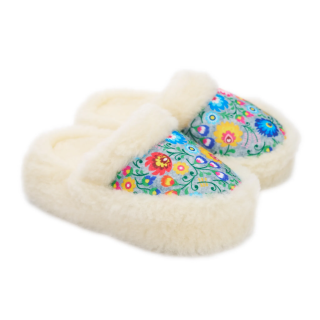 Wsuwka ciepła, wygodne kapcie domowe wełniakowe, góralskie puchate pantofle - numer 512